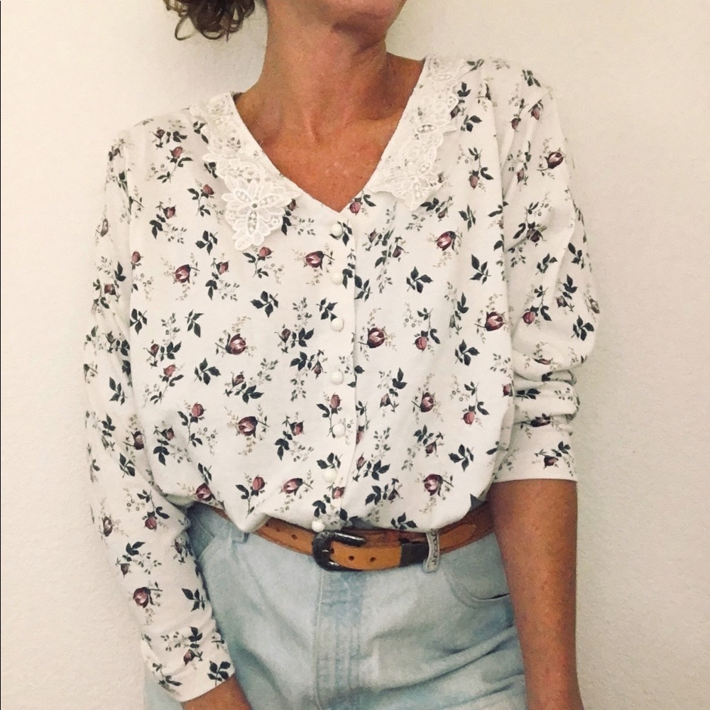 💐VTG floral cottage core button down shirt - Picture 2 of 10